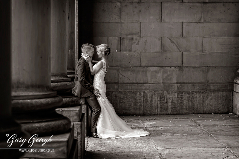 Leeds Town Hall wedding photography